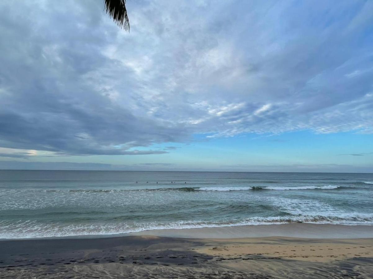Love Birds Beach Hotel Matara Ngoại thất bức ảnh