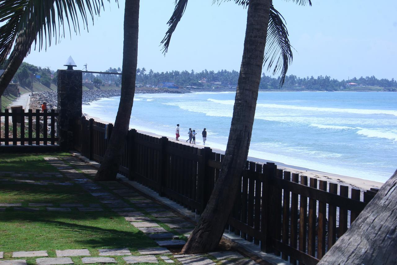 Love Birds Beach Hotel Matara Ngoại thất bức ảnh