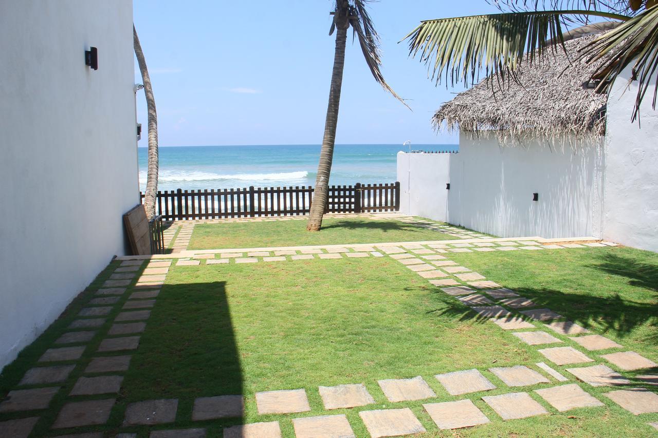 Love Birds Beach Hotel Matara Ngoại thất bức ảnh